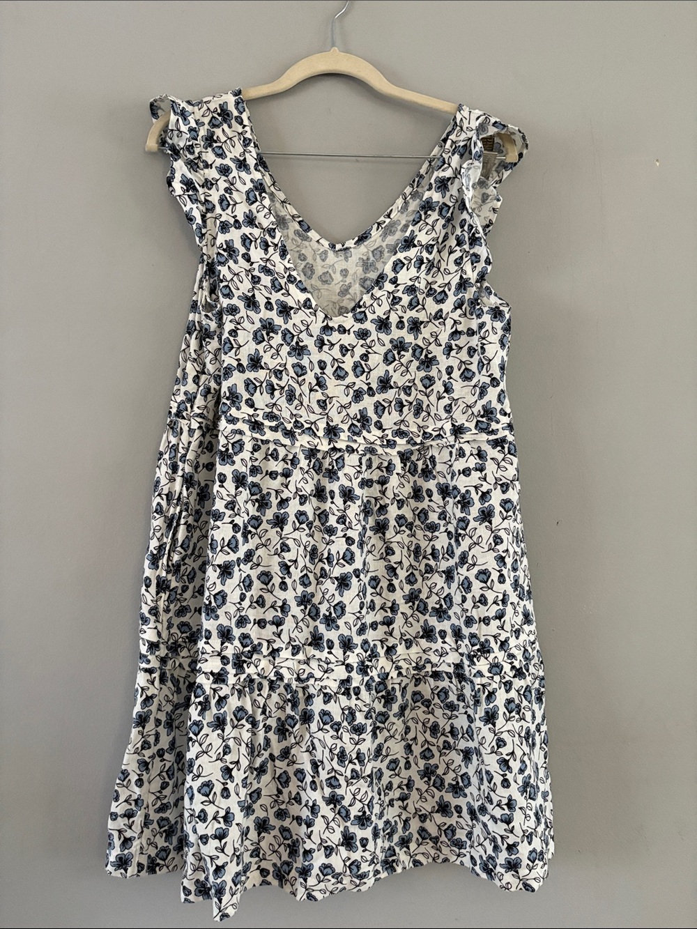 Lucky Brand White Mini Dress with Navy Floral Pattern - Picture 8 of 9
